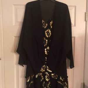 One piece beautiful black pullover dress.